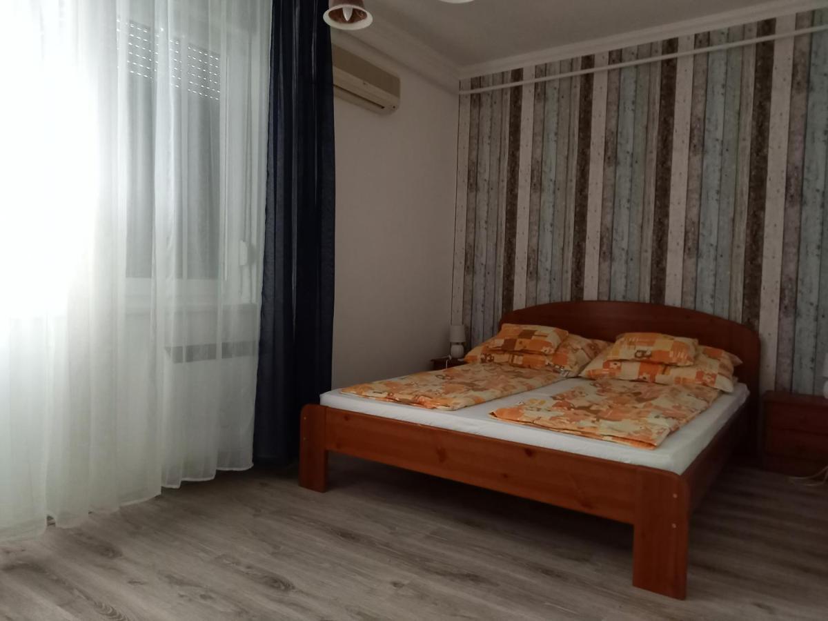 Kardos Apartman Ντέμπρετσεν Εξωτερικό φωτογραφία